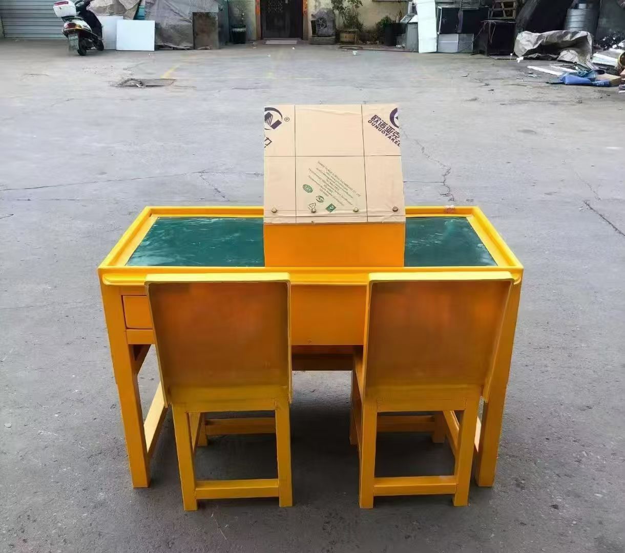 鸡东防静电导通桌井下煤矿火工品发放桌：危险品流转的安全守护者